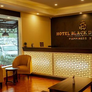 Hotel Black Diamond - Inside Airport